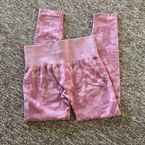 NVGTN Pink Camo Seamless Leggings